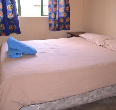Victoria Falls Budget Hotel Экстерьер фото